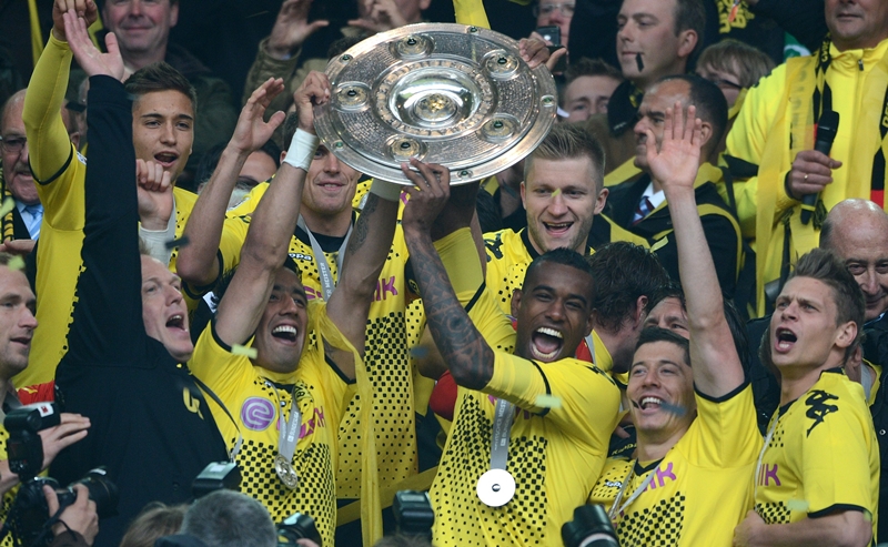 Dortmund: Cân bằng giữa Tài năng Trẻ và Kinh nghiệm để Hồi sinh Kỷ nguyên Vàng