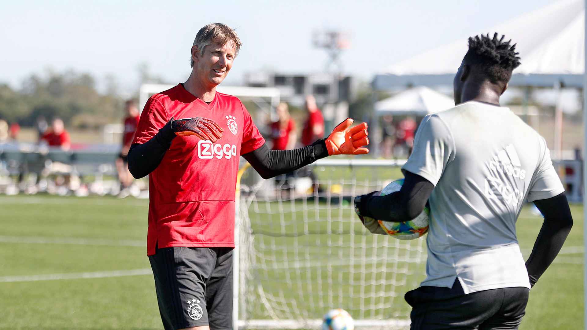 Tương lai Andre Onana tại Man Utd: Van der Sar lên tiếng bảo vệ, Quỷ đỏ vẫn cân nhắc thay thế?
